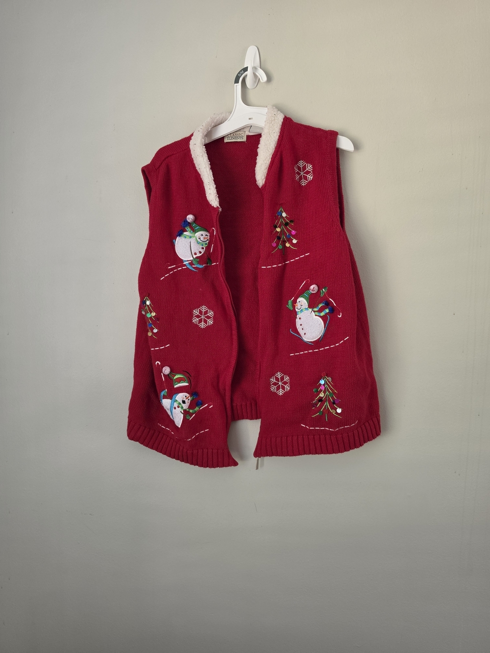 Classic Elements Red Holiday Snowman Embroidered Vest